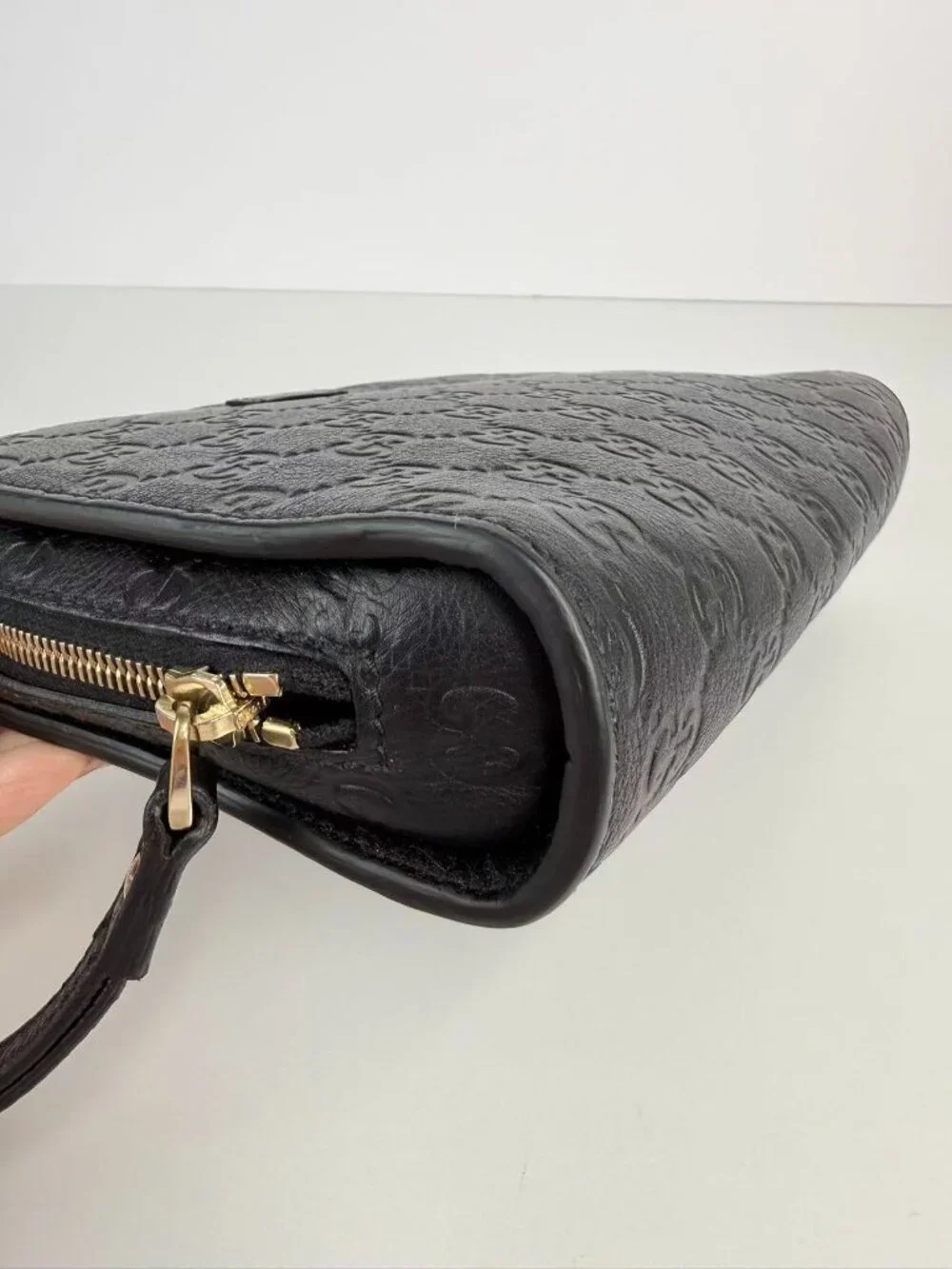 Gucci Signature Black Leather Zip Clutch Travel Organizer Wristlet